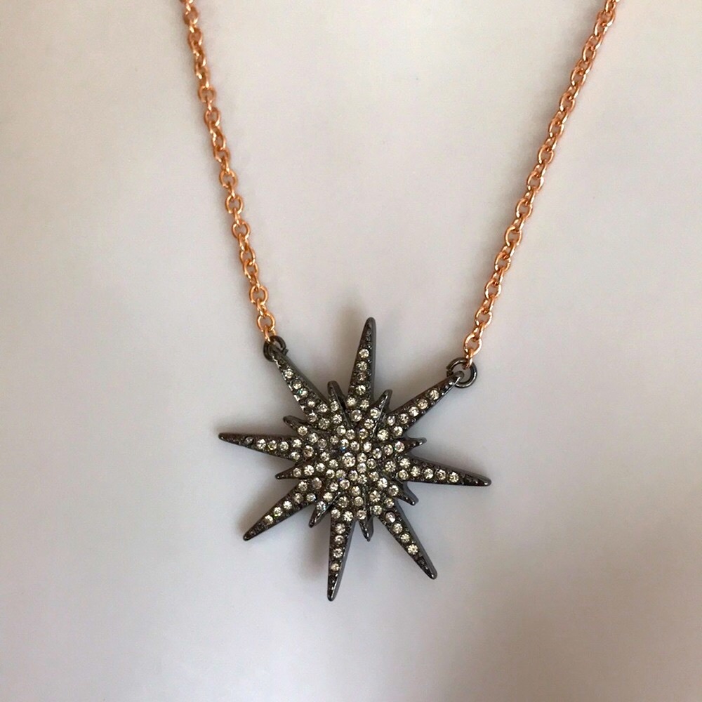 🎁BETSEY JOHNSON STAR NECKLACE EXCELLENT!